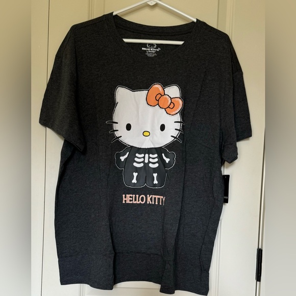 Hello Kitty Skeleton Torrid Halloween Tee Shirt Large (12) - Picture 2 of 5